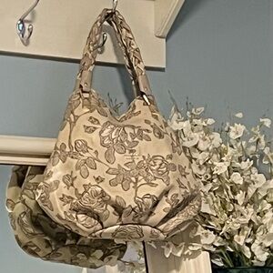 Elegant Floral Beige Shoulder Bag